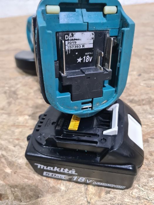 Flex brushless Makita DGA504