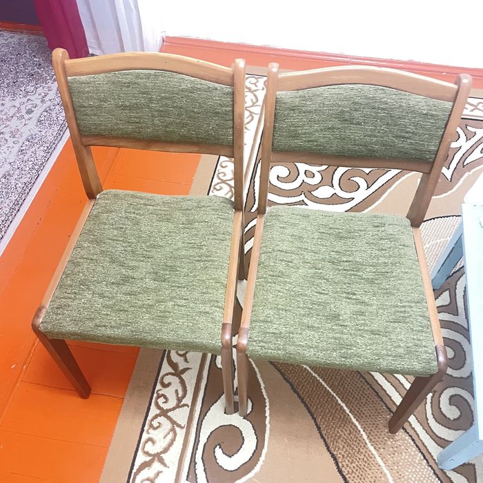 Стол стуля стол и 6 орындықпен