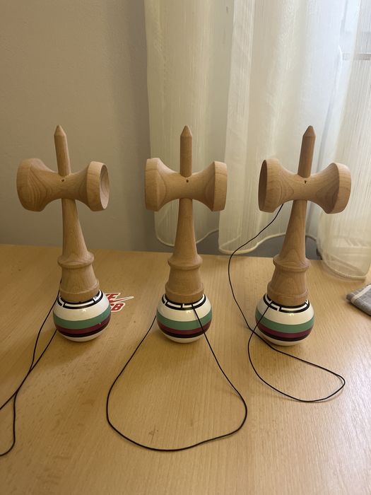 Kendama profesionista cu balance hold