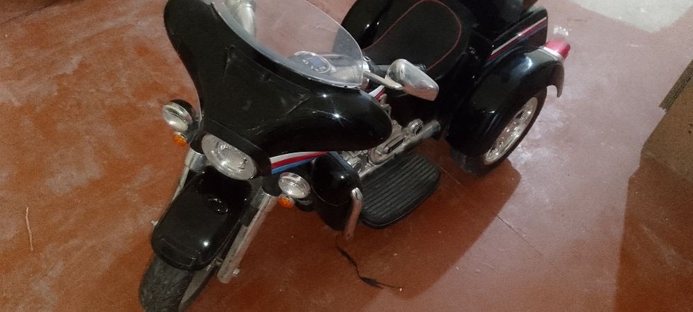 Holati yaxshi narxi kelishilgan holda sotiladi.