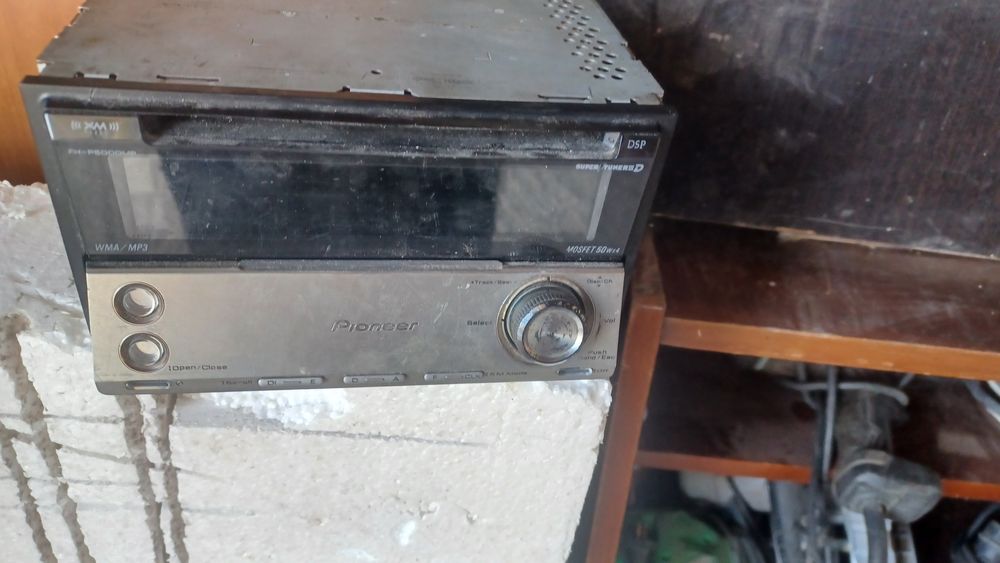 Vând subwoofer și radio cu cd și casetă