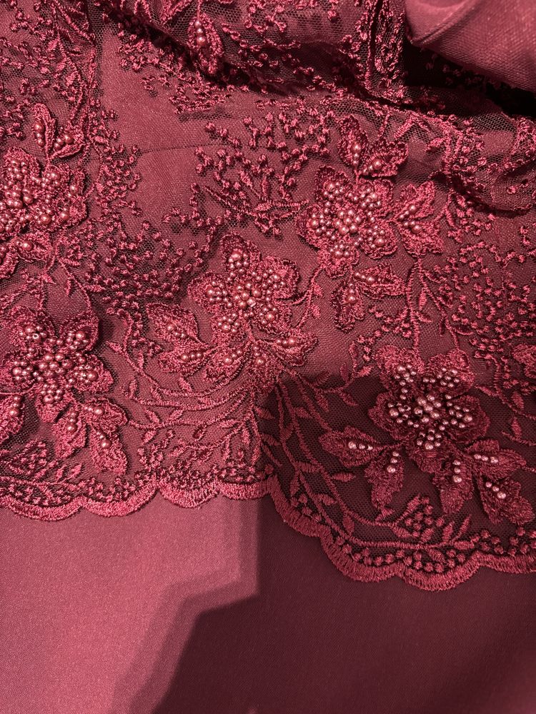 Rochie eleganta de nunta, saten cu dantela