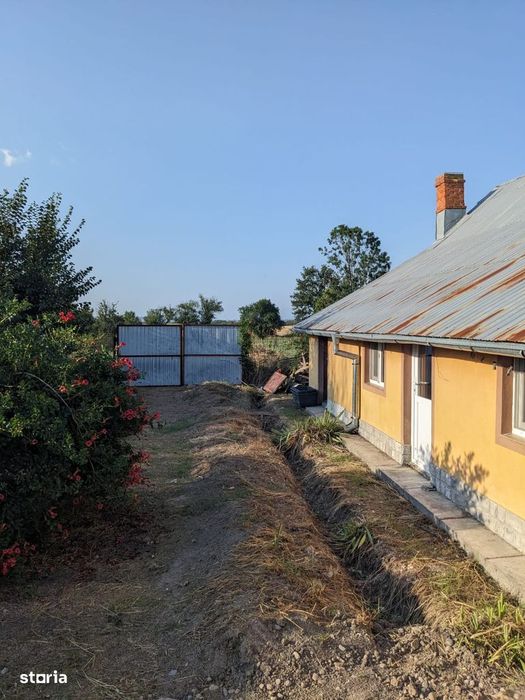 Casa 3 cam+3000 mp teren la asfalt, Cateasca,sat Gruiu