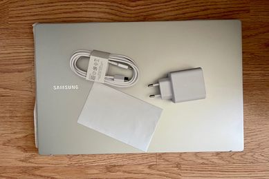 ЧИСТО НОВ Samsung Galaxy Book2 39.6cm i7 16GB 512GB