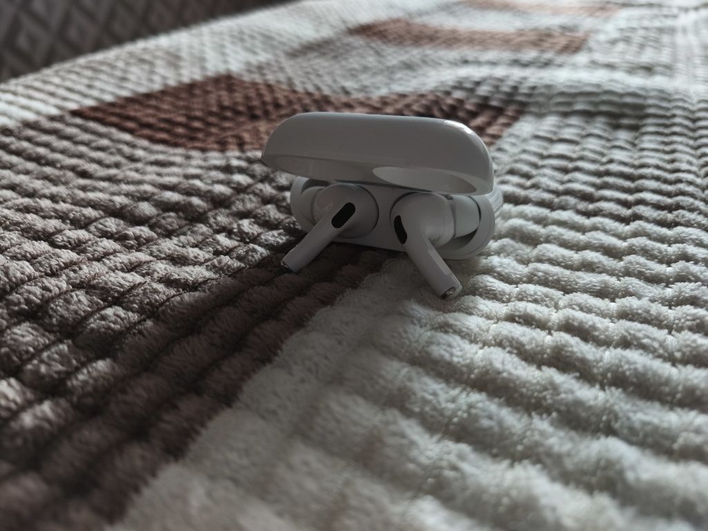 Airpods pro (1-е поколение)
