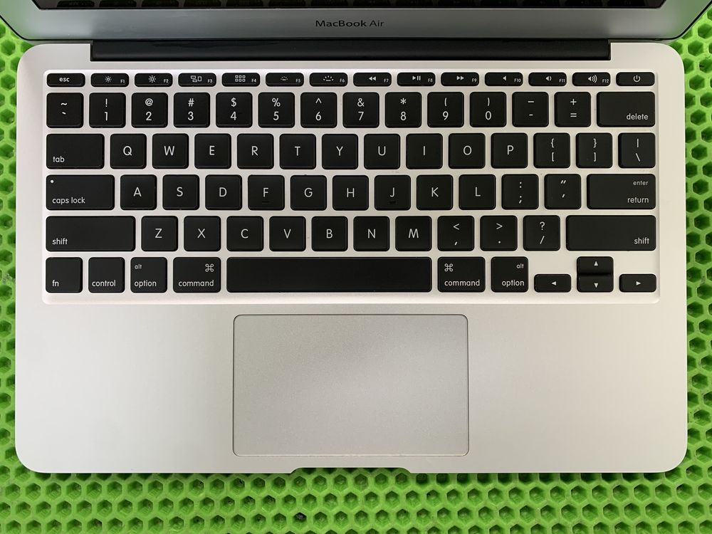 Macbook Air 11 2015. Core i5. Рассрочка есть.