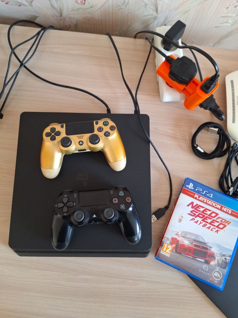 Срочно продам Play station 4 slim 500gb