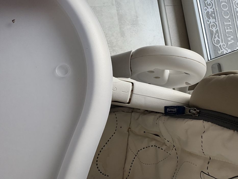 Scaun de masa bebe Chicco