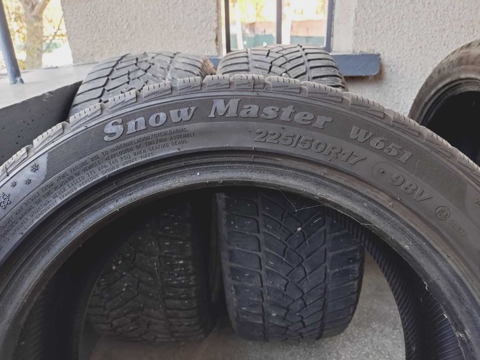 Продавам зимни гуми 225 50 17 , две Петлас и две Фулда