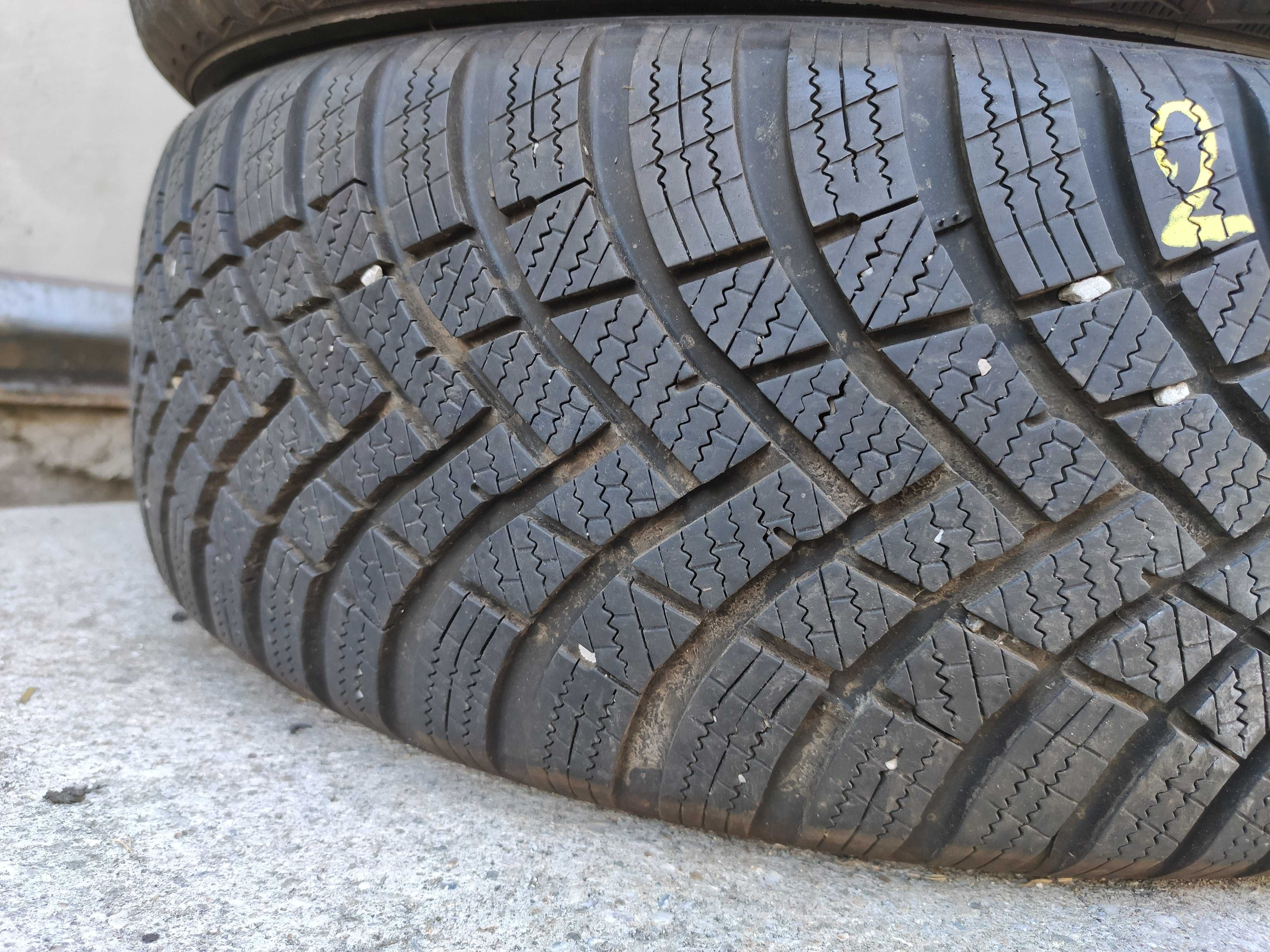 3бр Зимни гуми 205 55 16 - Hankook - DOT 2024