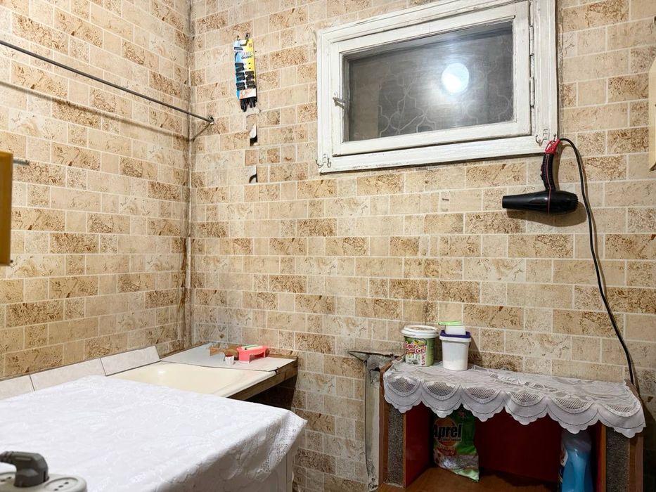 Двухкомнатная 2/1/4 Лисунова 1, 77-я серия, кирпич, Кадышева, Школа 61