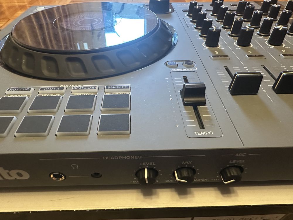 Consola ddj flx6 GT