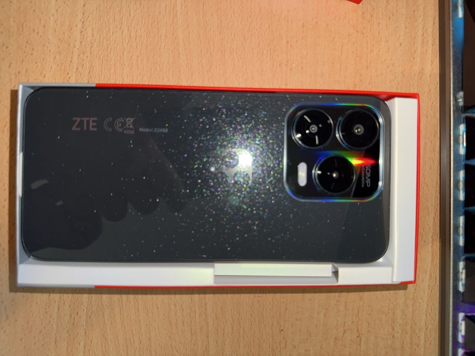 Нов смартфон ZTE Blade V70 Vita 256 GB, 8 GB RAM,5000mah, 50 MP камера