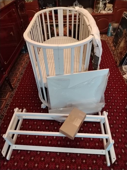 Недорого универсальная, детская кроватка трансформер.