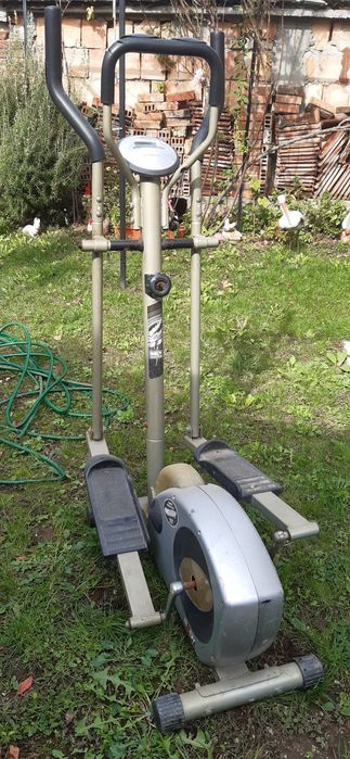 Степер фитнес уред