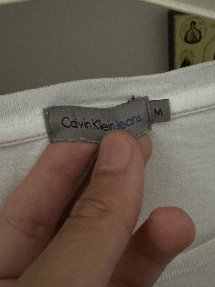 Tricou Calvin Klein.