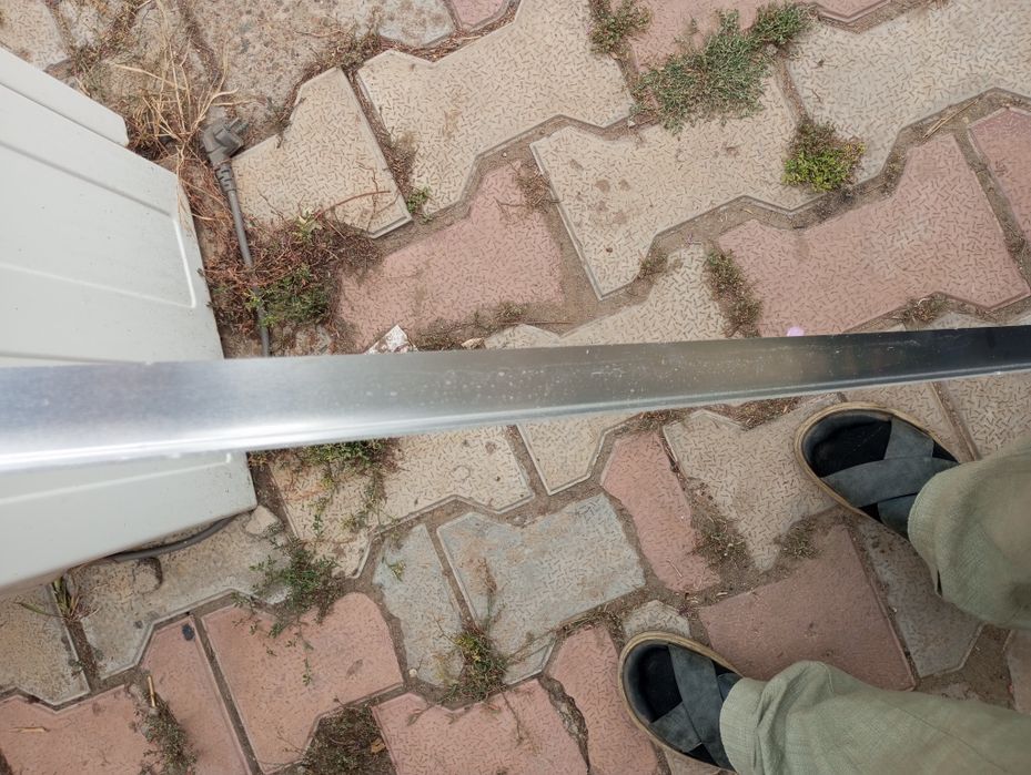 Продам угольники новые