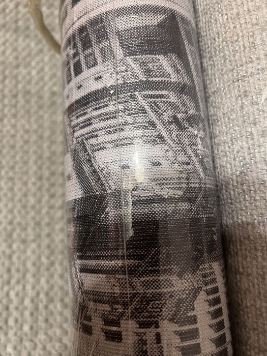 Обои новые 4 рулона на комнату до 15кв.м