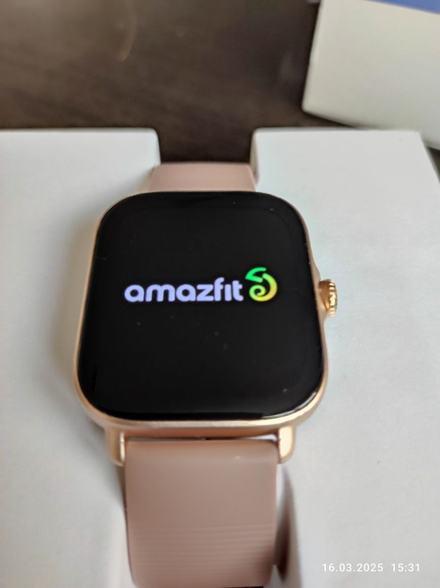 Часовник Amazfit GTS 3