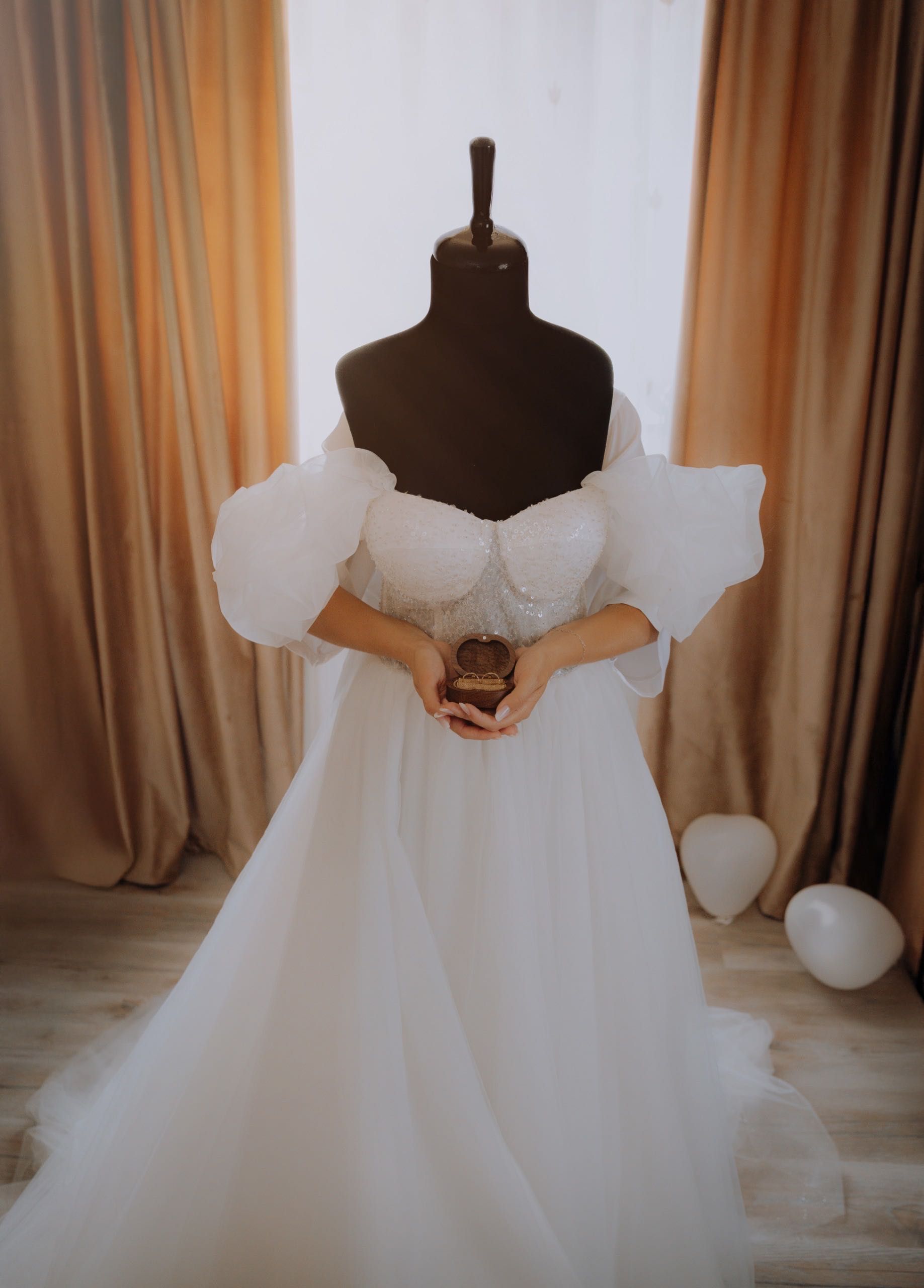 Rochie de mireasa eleganta si rafinata