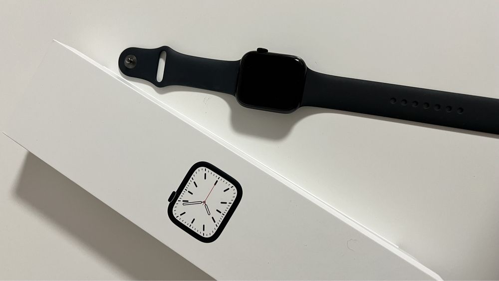 Apple Watch 7, 45, M/L - stil si performanta la un pret imbatabil