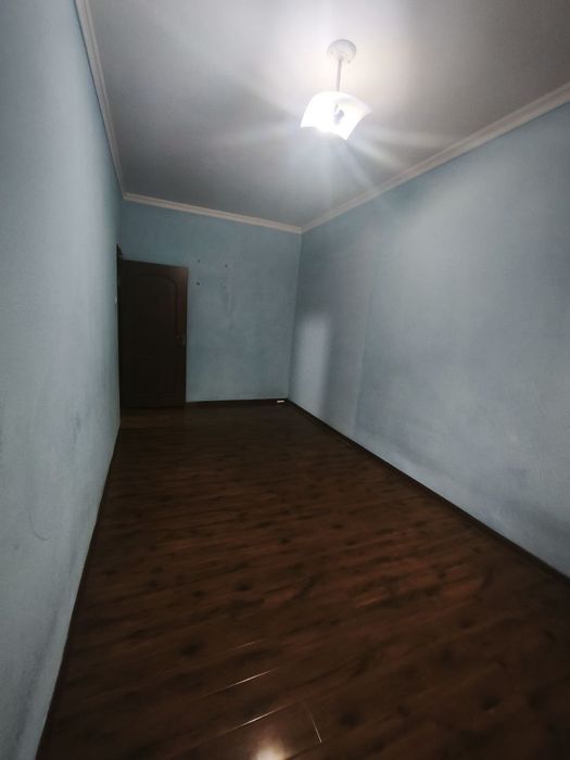 Срочно! 2- комн кВ. 2-й этаж. 52-м². Не Торец. Куйлюк Массив-3.