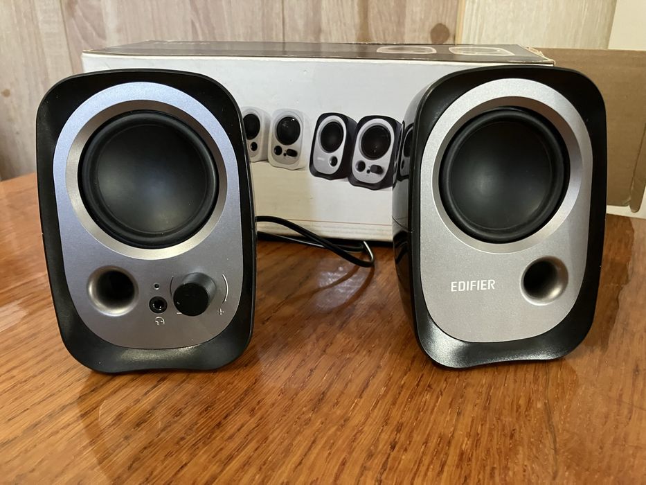 Компьютерные колонки Edifier R12U