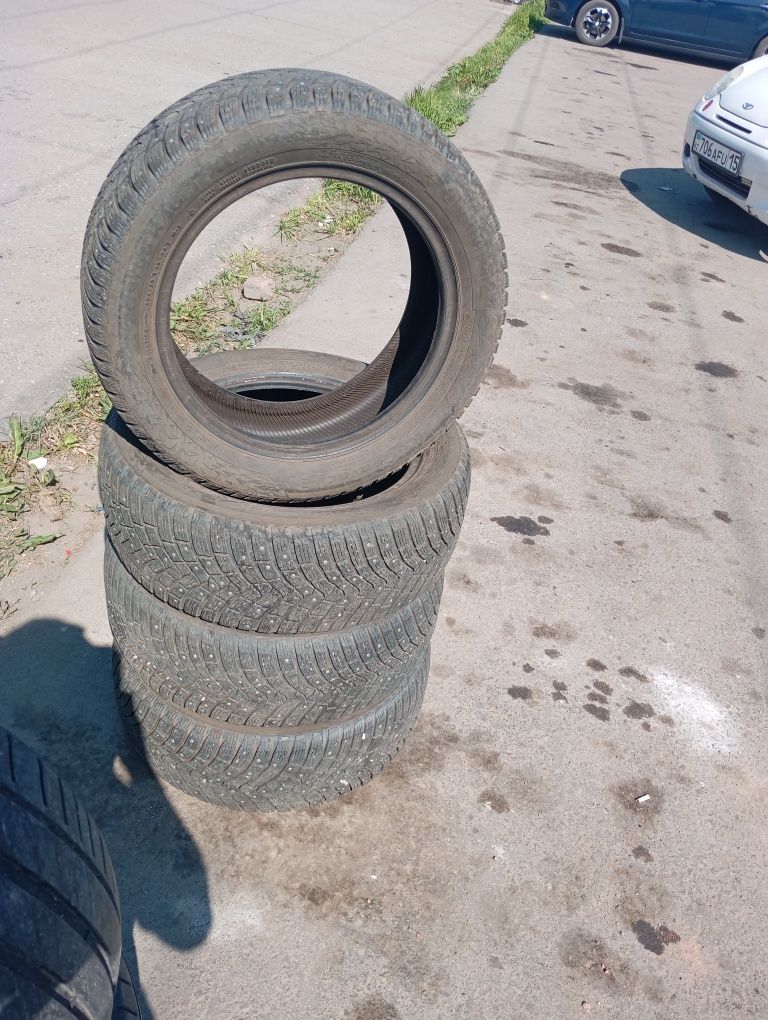 Продам резину два комплекта