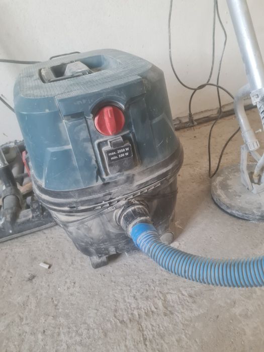 Aspirator bosch + girafa șlefuit pereti