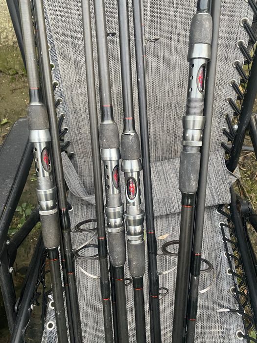 Lansete pescuit cu mulinete 5 bucati