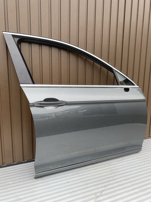 Usa dr fata vw Passat B8 cod de culoare LR7H  2015-2020