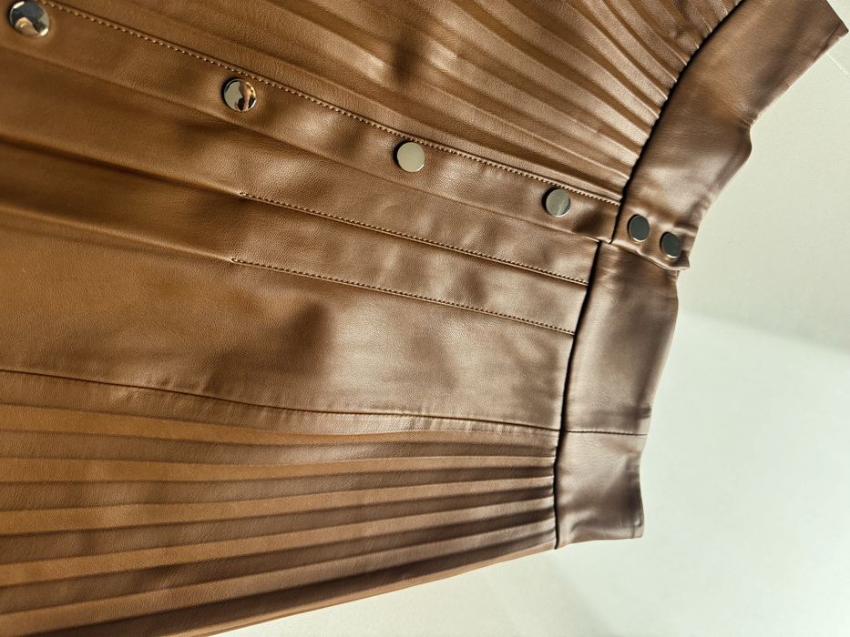 fusta Zara din piele, noua