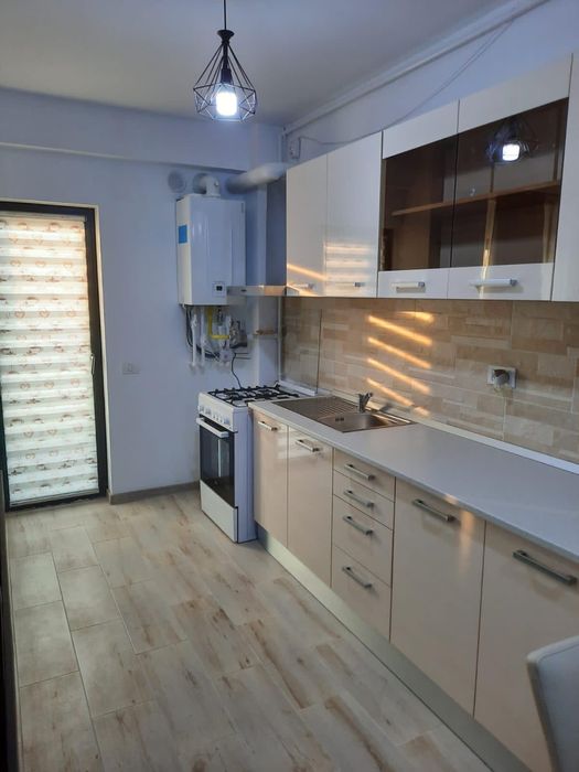 Ap de inchiriat 2 camere bloc nou, cartier 1 mai