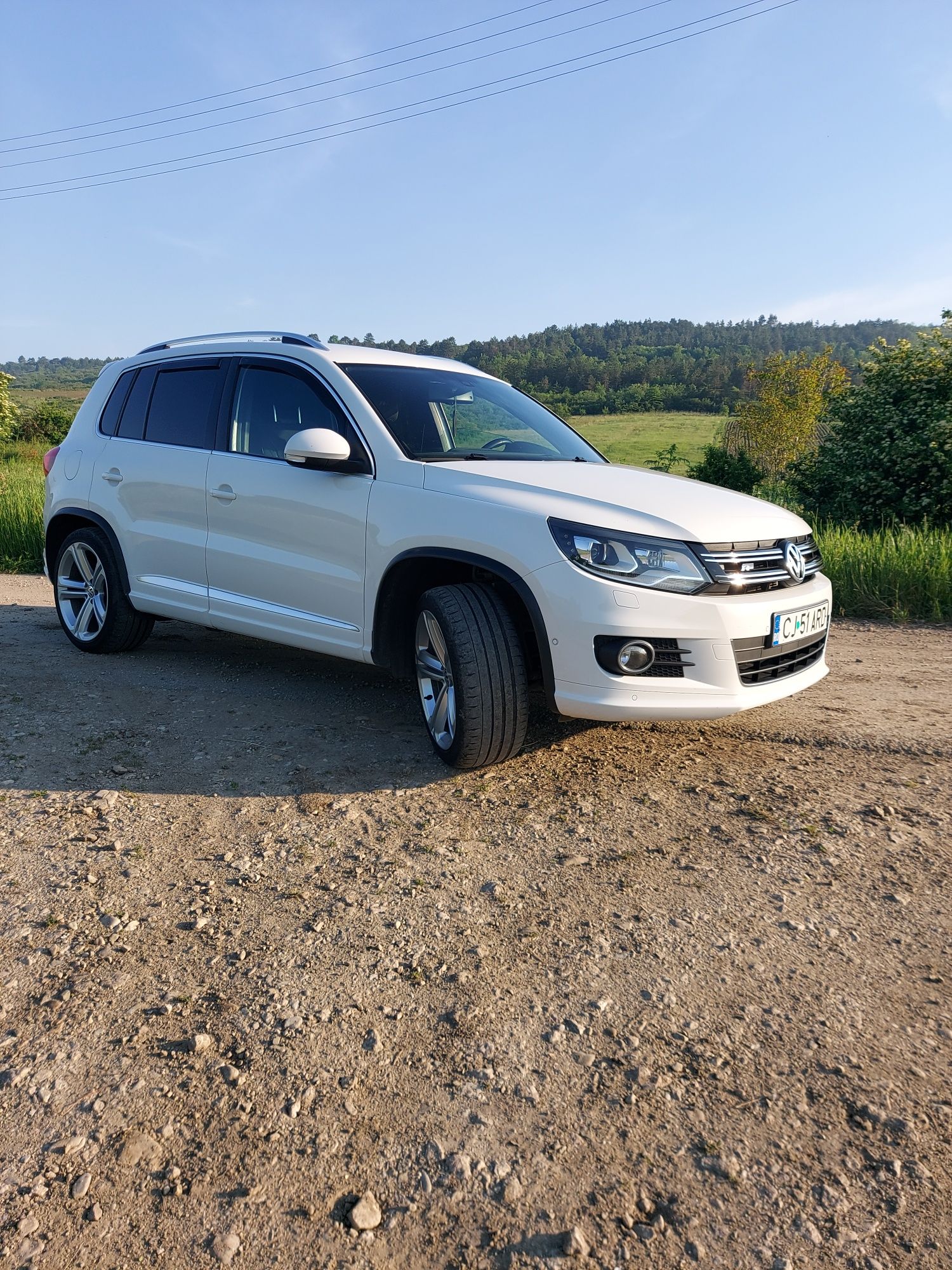 Vând Vw Tiguan R-line 12.200  euro