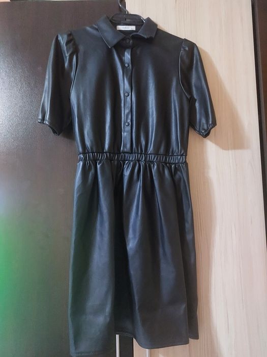 Кожена рокля- Reserved