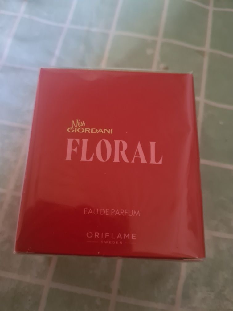 Miss Giordani floral Oriflame