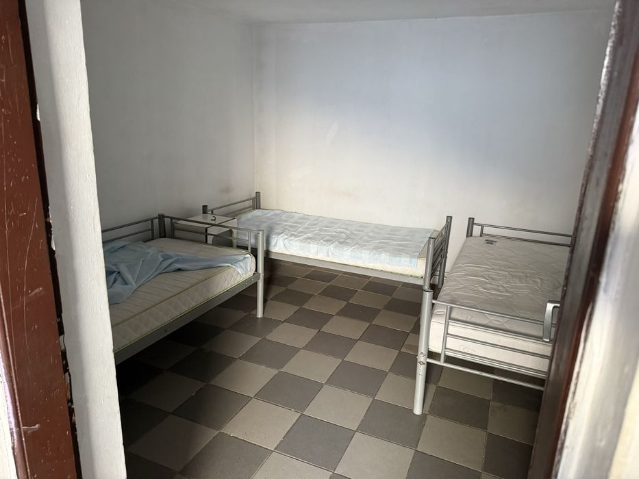 Casa de Inchiriat +Hala de 80MP ( Ideala pentru afaceri sau muncitori