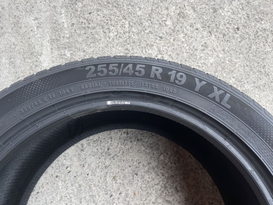 2 anvelope de vara 255/45/19 Semperit