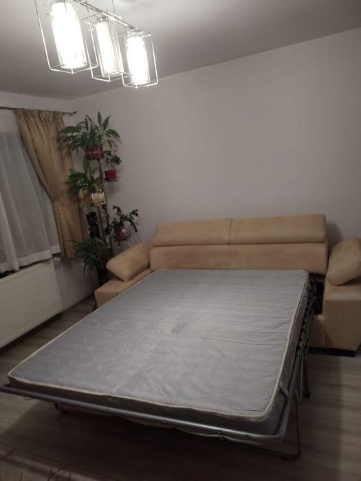 Canapea extensibilă 3 locuri