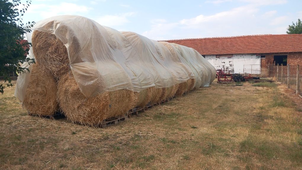 Продавам бали сено и слама