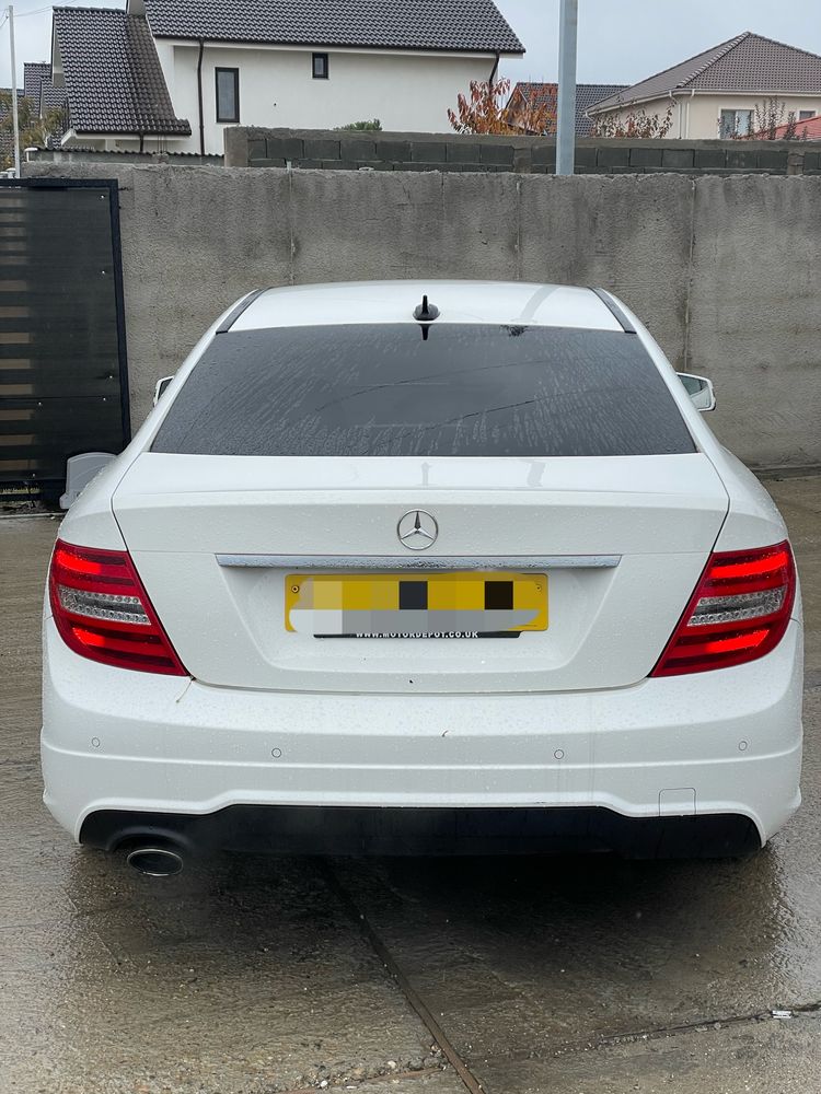 Dezmembrez Mercedes C Class w204 c204 facelift AMG ILS far bara fata