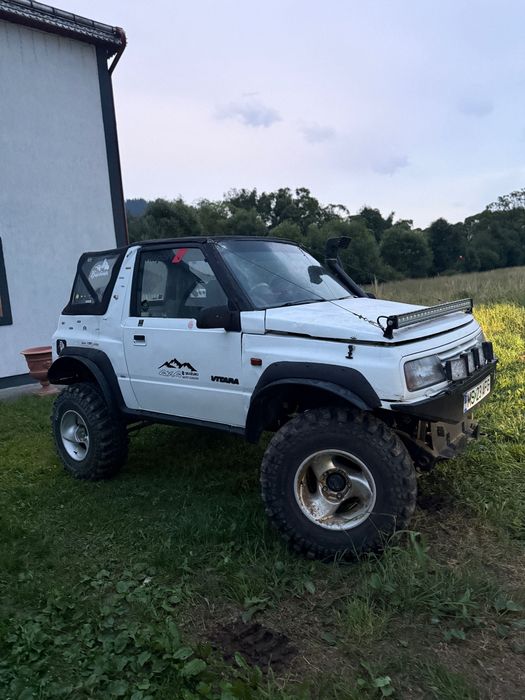 Suzuki vitara offroad