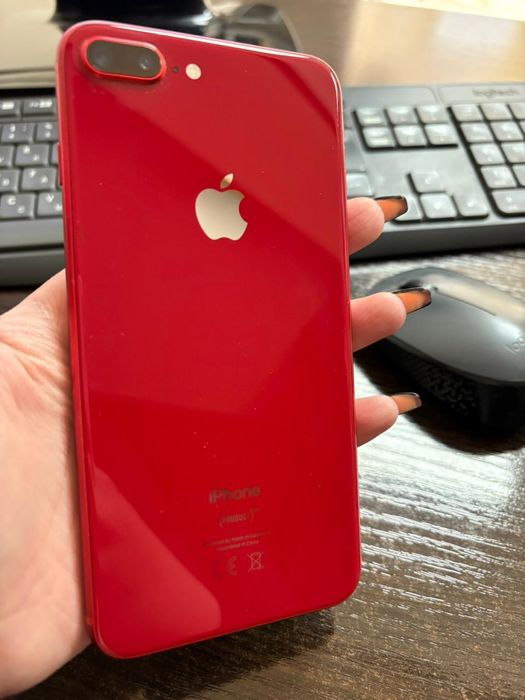 Продаю красный iPhone 8плюс