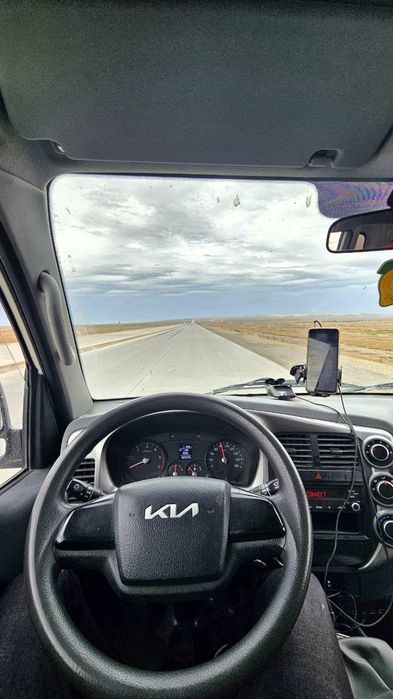 Kia bongo 2700 .