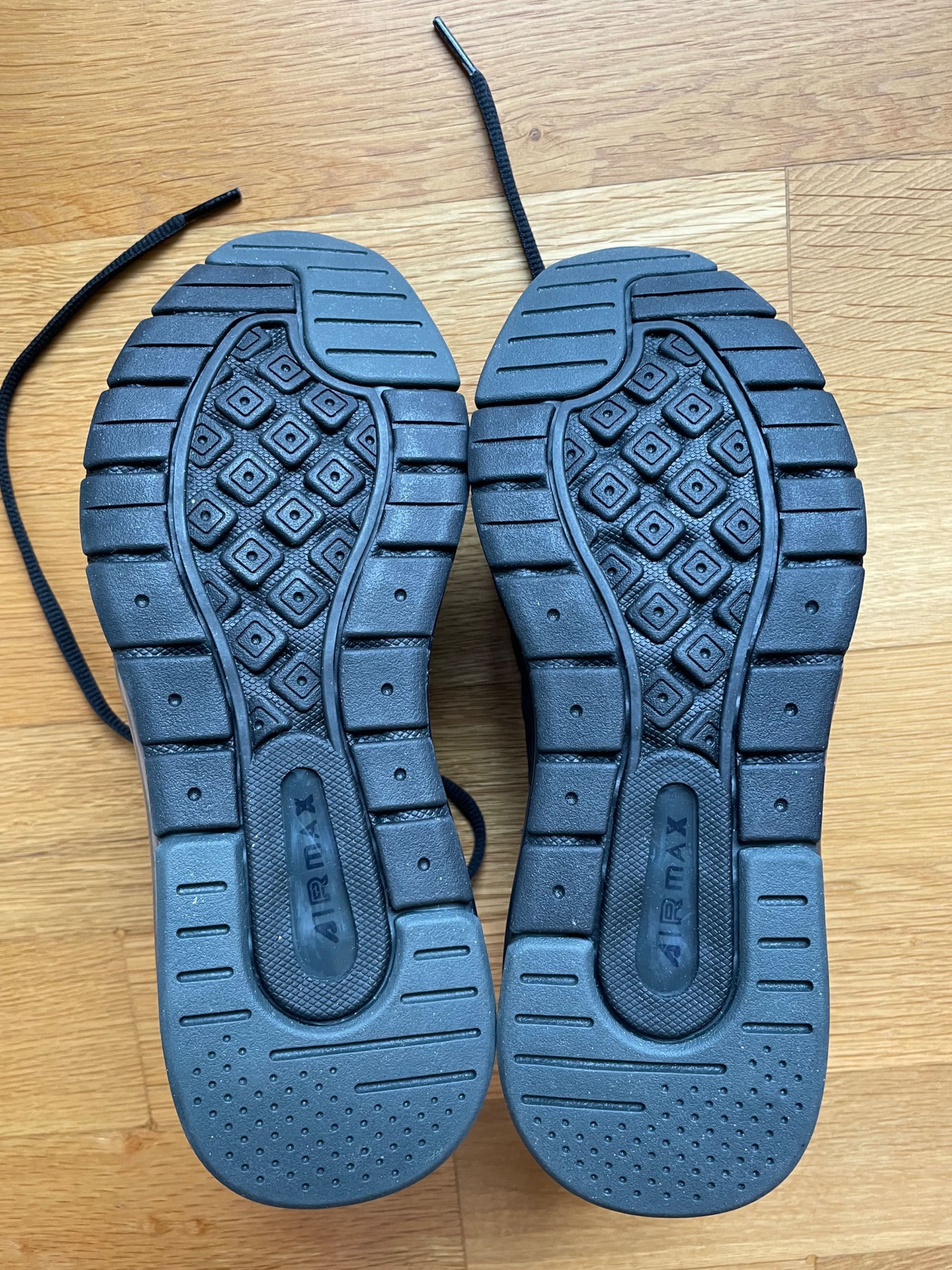 Nike дамски 
Сникърси Air Max Genome