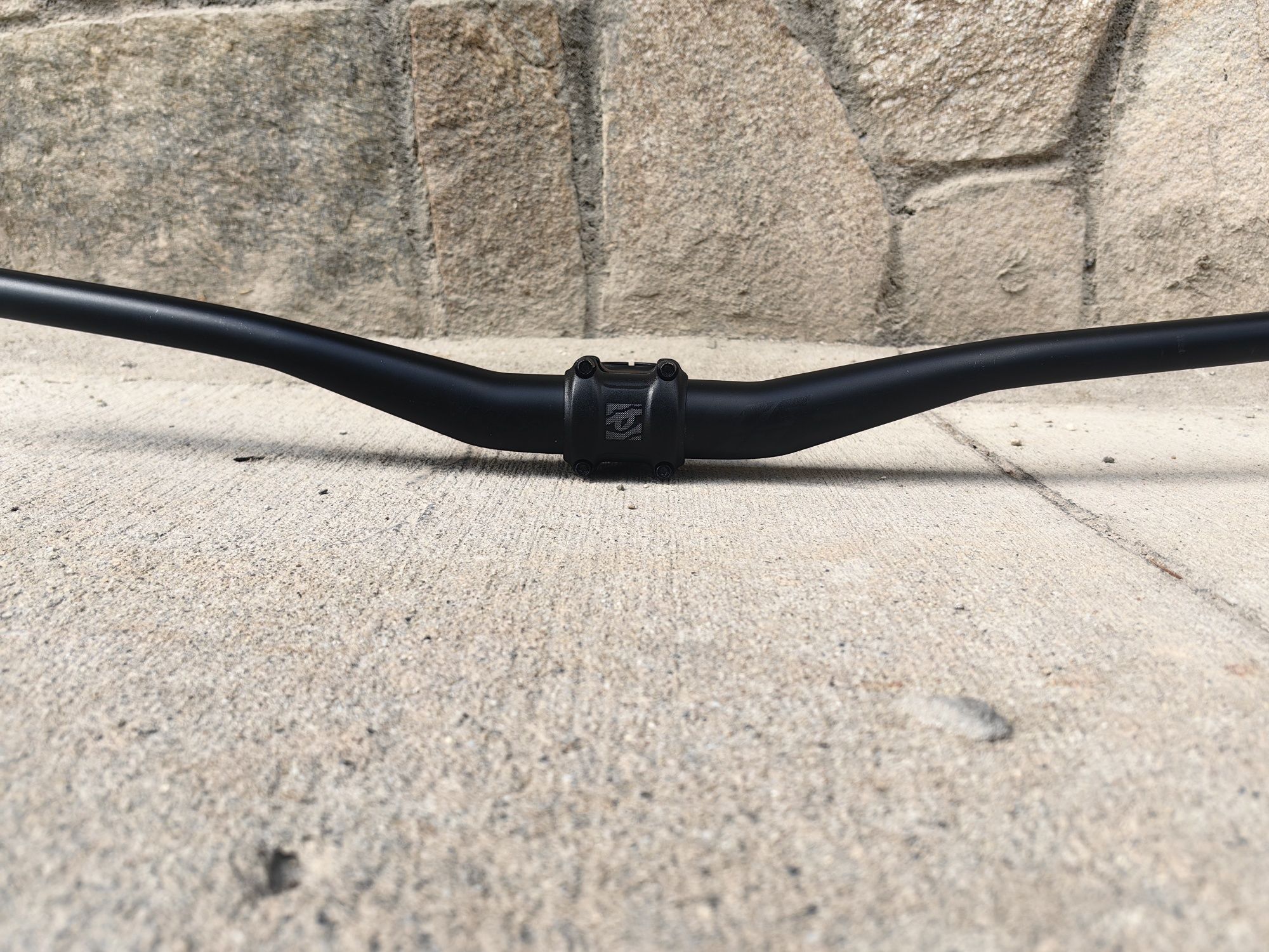 Комплект Кормило KTM TEAM TRAIL35 HANDLEBAR 35mm и 2xЛапи-RaceFace, Cr