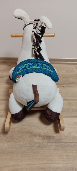 Детско люлеещо конче
