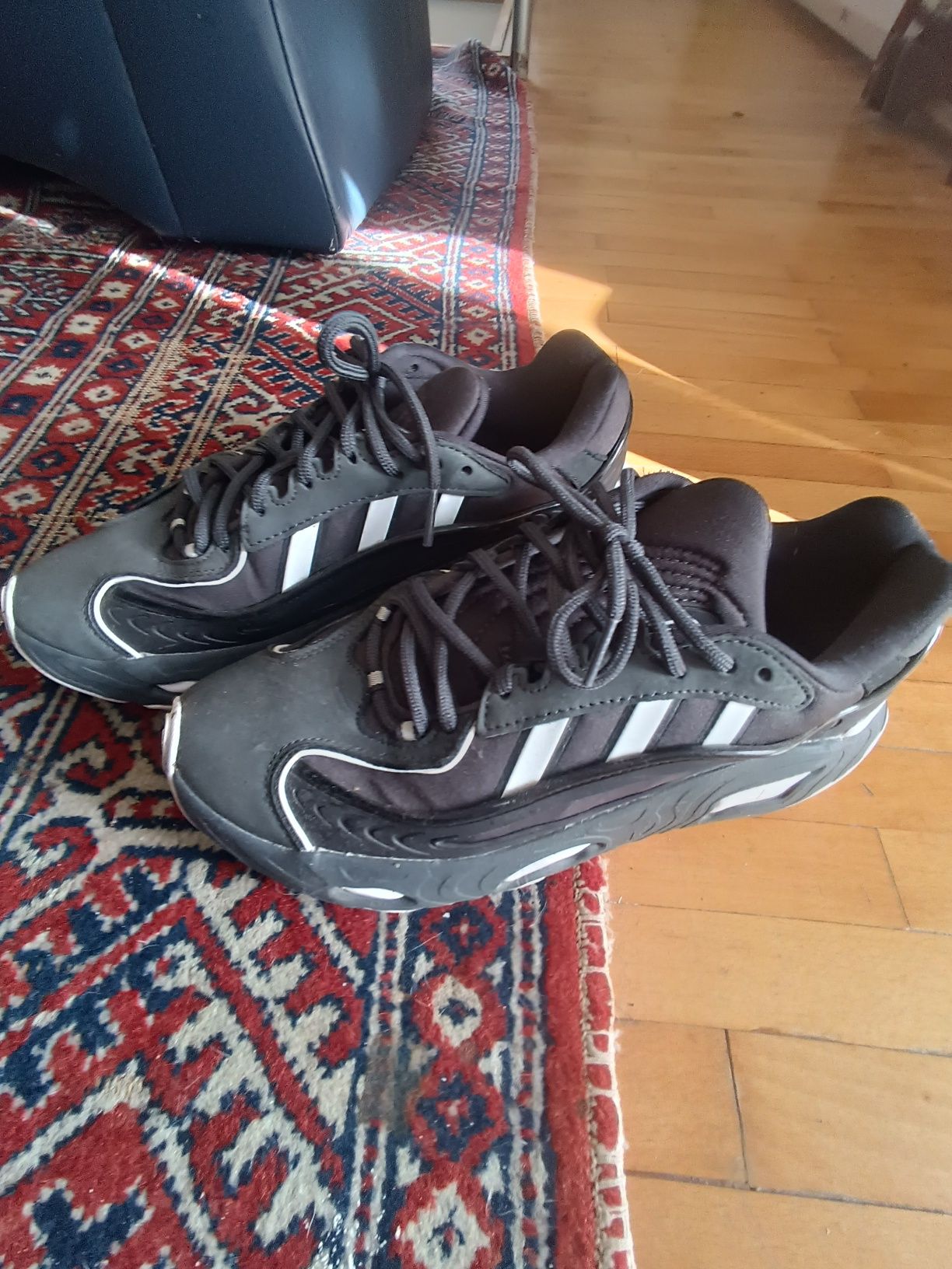 vand Adidas Oznova