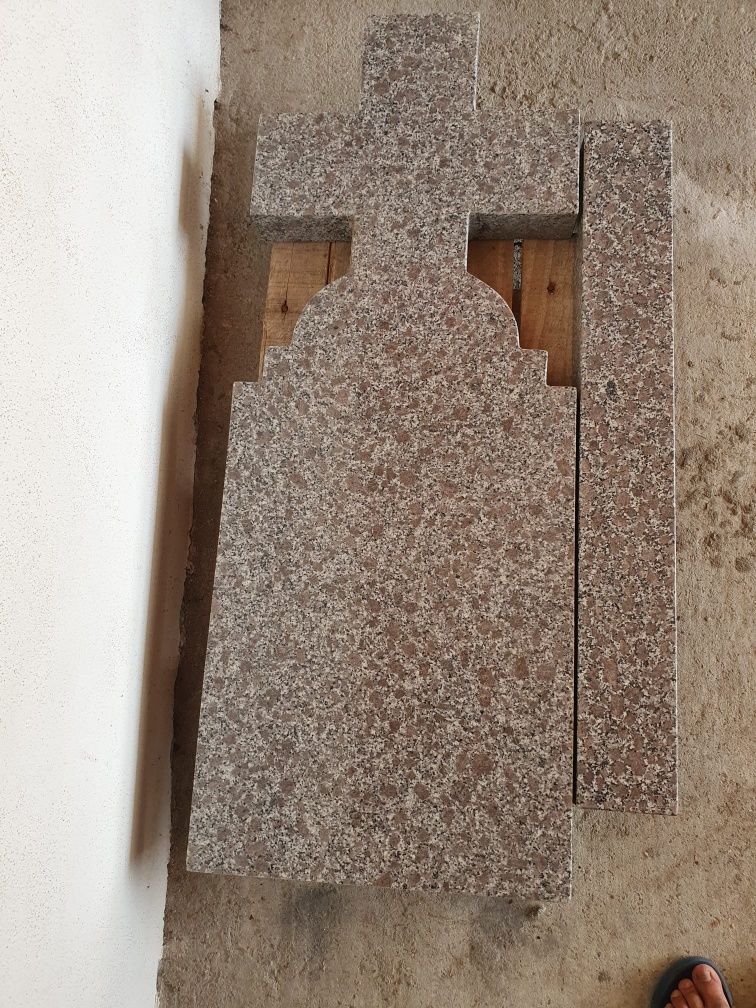 Cruce granit monument