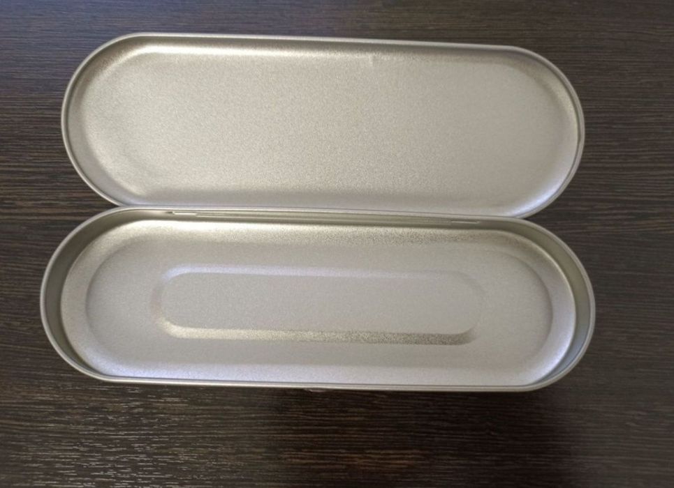 Футляр железный.